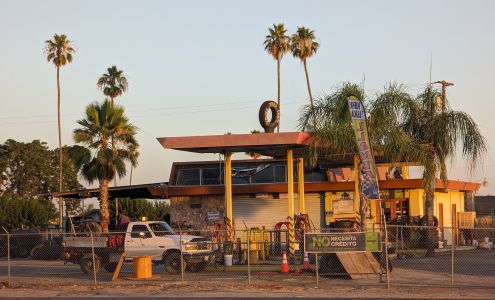 Juan's Tire Shop Ducor