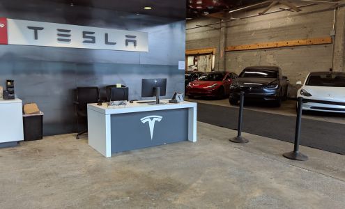 Tesla Service Center