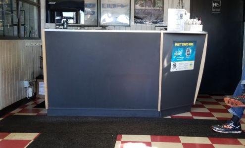 Ed's Automotive on Hope Mills - a Main Street Auto shop