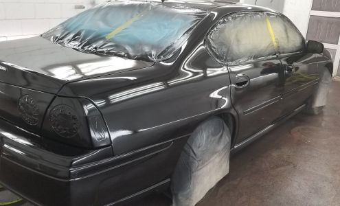 Ronnie's Auto Body Shop