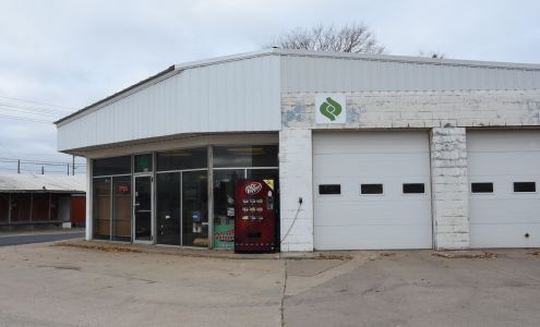 Reedsburg Farmers Co-op Service Station And Feed Mill Reedsburg