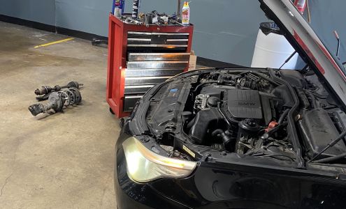 Whitlock Auto Kare & Sale-Fast Engine & Filter Oil Change Service,Automotive Engine Lubrication