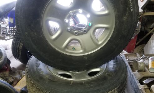 Dave's Tire Shop Unionville