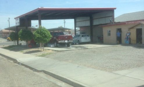 Chuy's Car Wash Parker