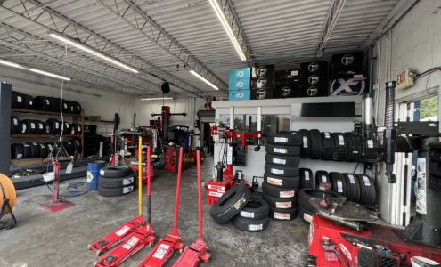 LR WHEELS N CAR CARE