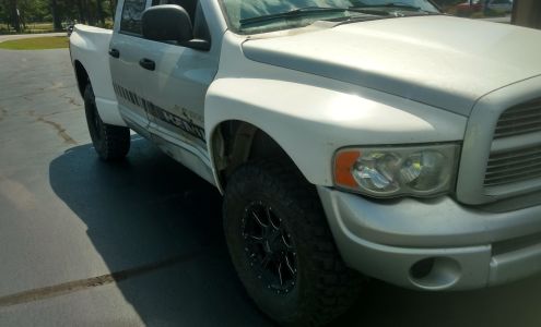 Derouin's Auto Body & Collision