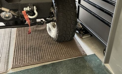 Leal's Tires & Custom Wheels