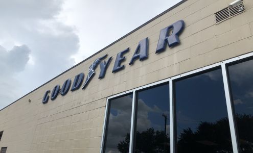 Hoelscher Car Care Center