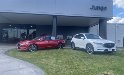 Junge Mazda Hiawatha