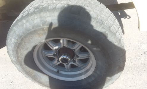 Los Compas Tire Bosque Farms