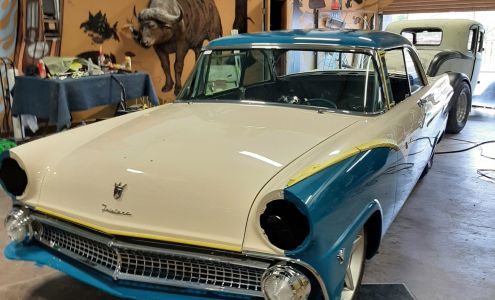 Hollywood Auto Body Kustoms and Classics