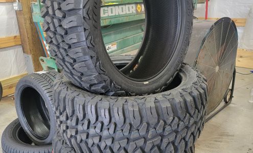 Kimball Speedy Lube & tires