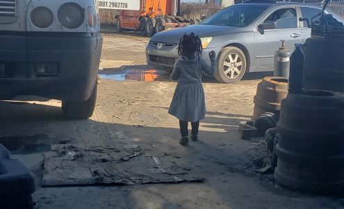 Marion & Mulllns Truck Center Marion