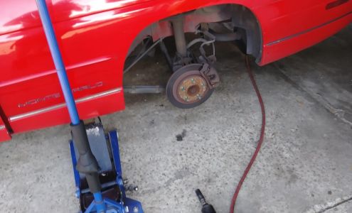 Maxton's Express Tire & Auto