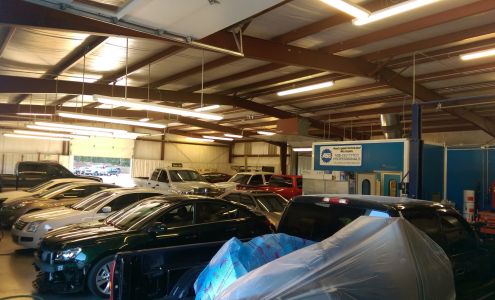 Lee's Collision Center