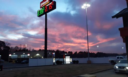 Southern Tire Mart at Pilot Flying J Hurricane Mills