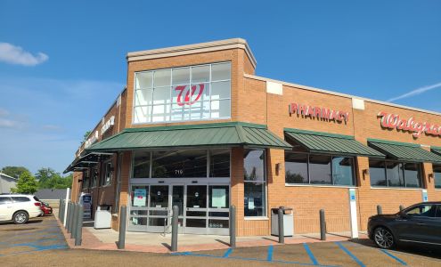 Walgreens Brookhaven