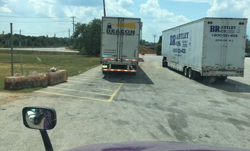 Larry's Body Shop & Wrecker