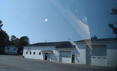 Johnny's Body Shop & Wrecker