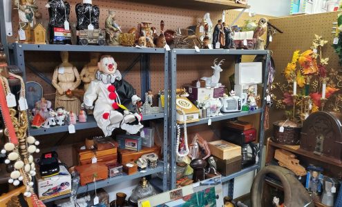 Stop and Shop Flea Market & Antiques