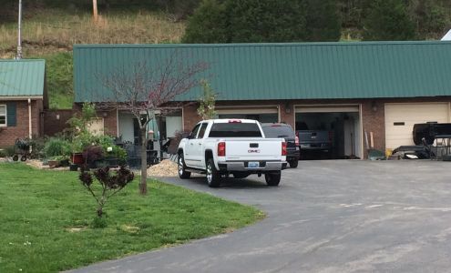 Moore's Auto Body & Alignment