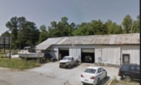 Thomas L Small Body Shop