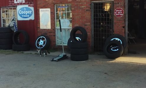 Nelson's 18 & 145 Services Center