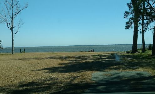 Deaton Yacht Sales Oriental