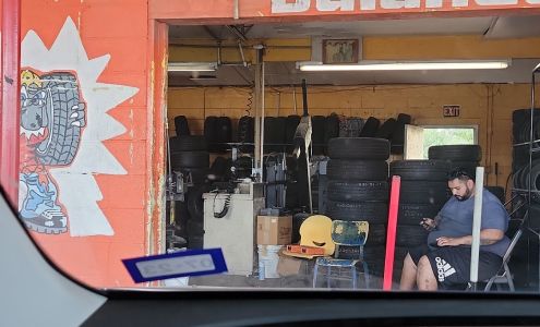 Los Primos Tire Shop