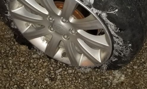 Los Hermanos Tire Shop