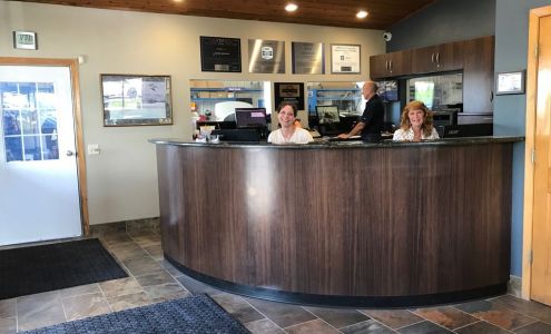 Mander Collision & Glass