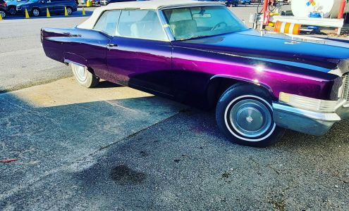 Lil' Bud's Kandy Paint and Body Shop