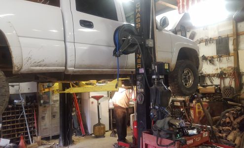 Brooks Salvage and Body Shop Roundhill