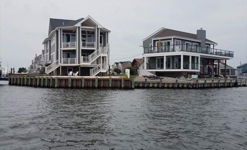 Get All Decked Out Cellular Maple Park