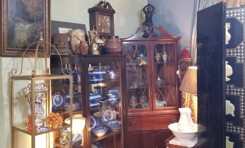 Frontier Antiques