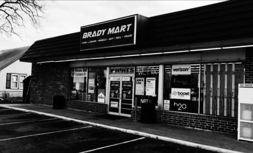 BRADY MART: VAPE TOBACCO LIQUOR & SPIRITS