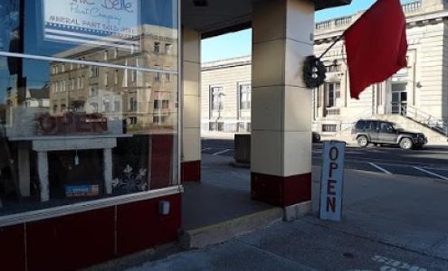 Grandma Nell's ~ fine junk & treasured trash