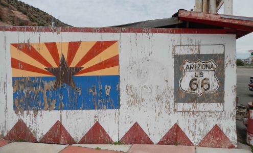 Tee Pee Smoke Shop / Tomahawk Indian Store Lupton