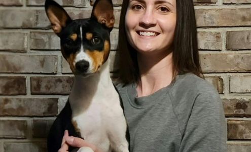 280 Animal Medical Center: Dickey Dara DVM Westover