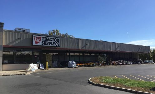 Tractor Supply Fulton