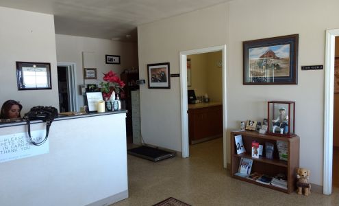 Desert Mountain Veterinary 655 CA-138, Piñon Hills California 92372