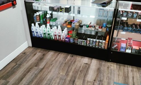 Red Star Vapor & CBD