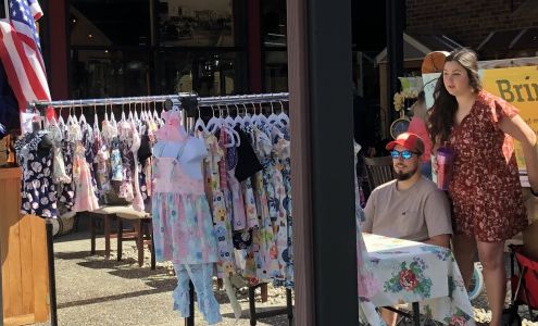 Center Street Junction - Mercantile and More Eatonville