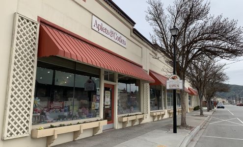 Aplets & Cotlets Candy Kitchen