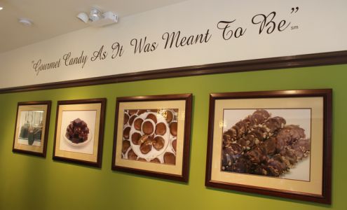 Lilett' Candies Gourmet Candy & Ice Cream Shop