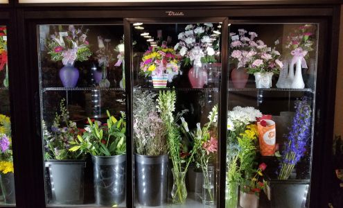 All Seasons Floral Gifts and More LLC 1817 Main St, Parsons