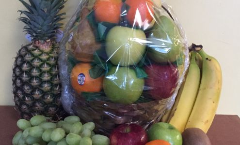 Commercial Fruit & Garden Outlet / Harvest Moon Fruit Baskets