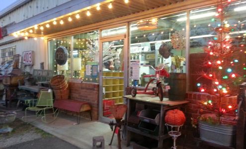 Ringgold Feed & Seed Antiques