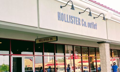 Hollister Co. Outlet