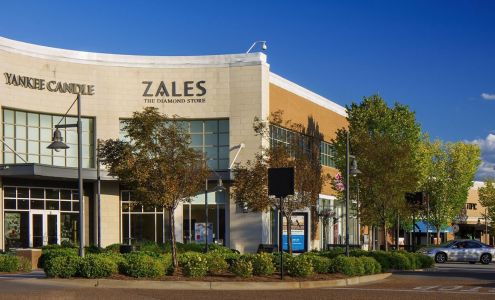 The Shoppes at River Crossing